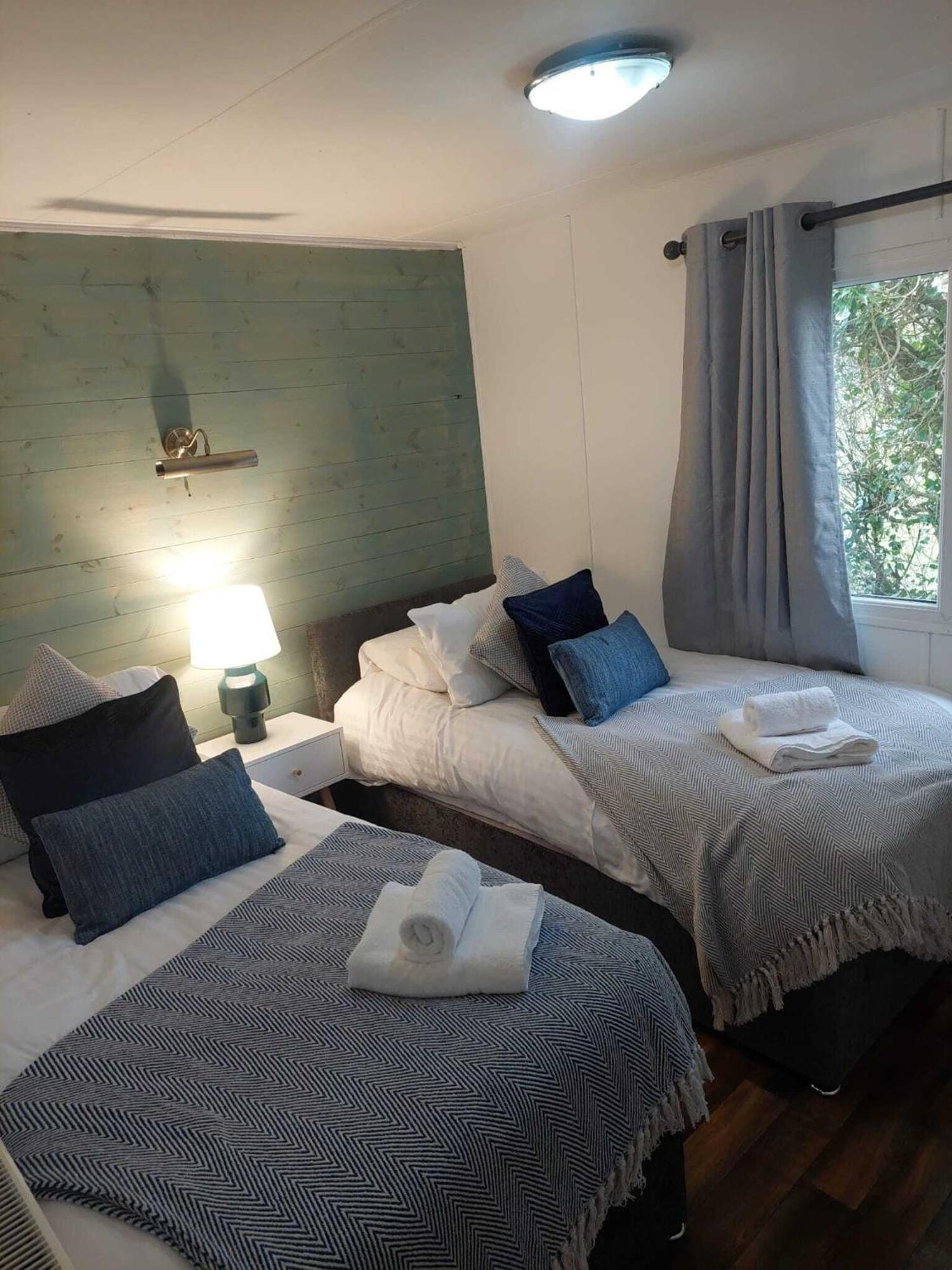 Ty Dderw Country Inn Moelfre Zimmer foto