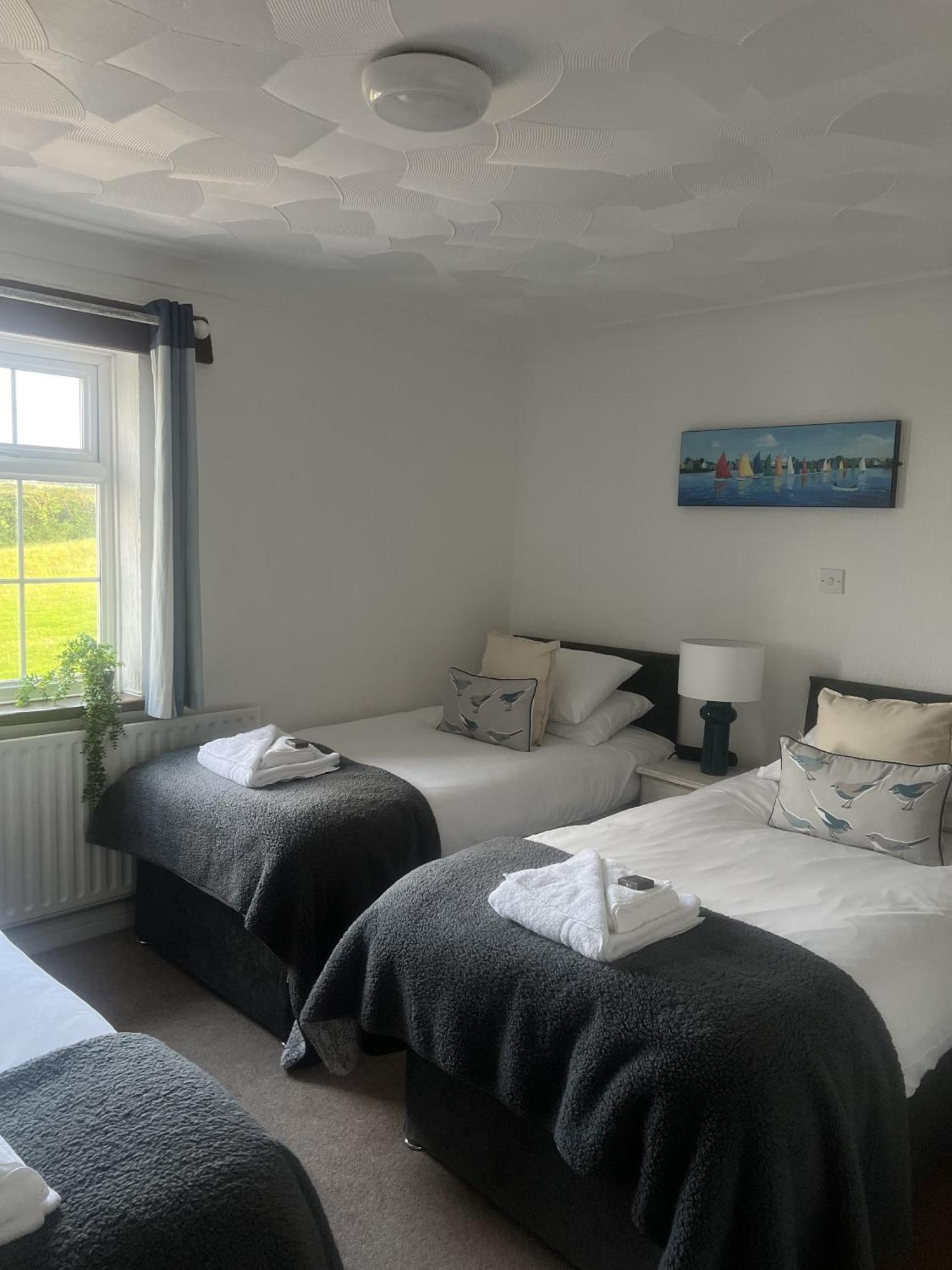 Ty Dderw Country Inn Moelfre Zimmer foto