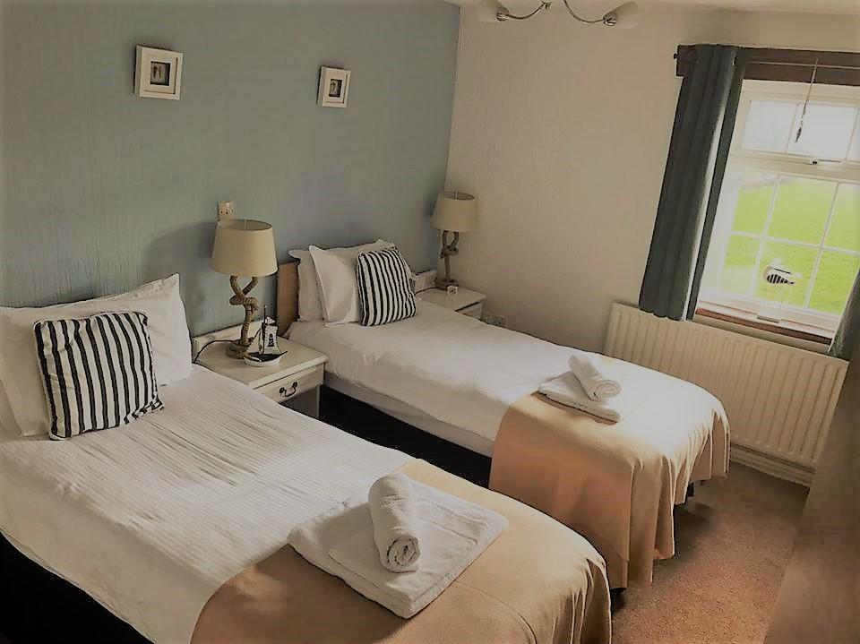 Ty Dderw Country Inn Moelfre Exterior foto